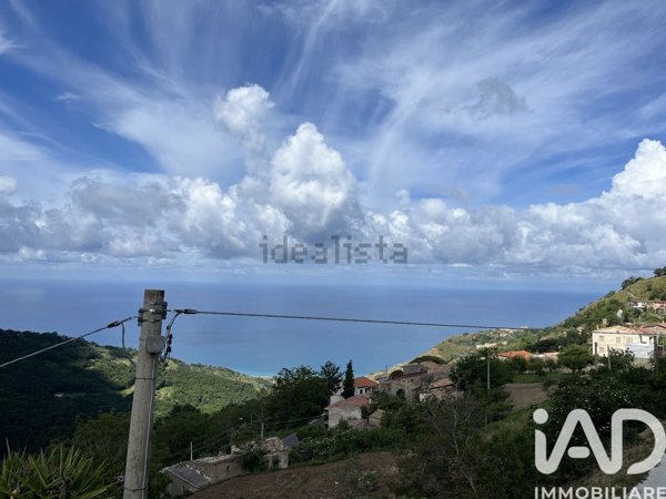casa indipendente in vendita a Fiumefreddo Bruzio