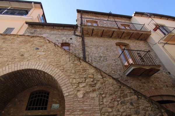 casa indipendente in vendita a Francavilla Marittima