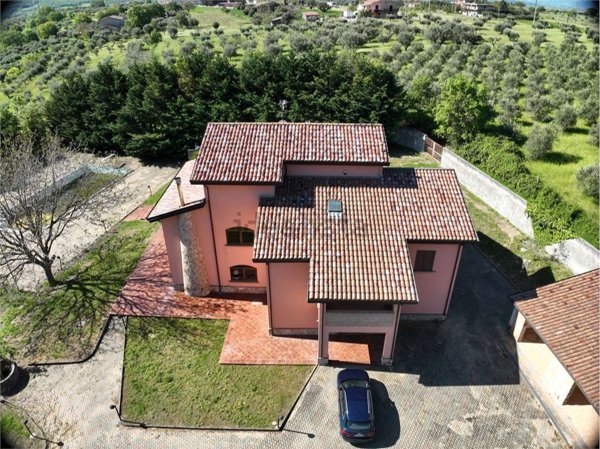 casa indipendente in vendita a Frascineto