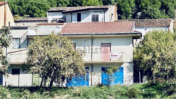 appartamento in vendita a Frascineto in zona Eianina