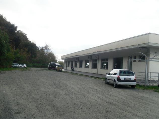 locale commerciale in vendita a Fuscaldo