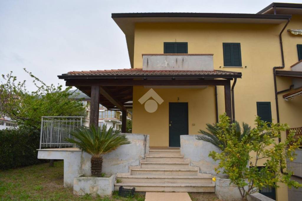 casa indipendente in vendita a Fuscaldo