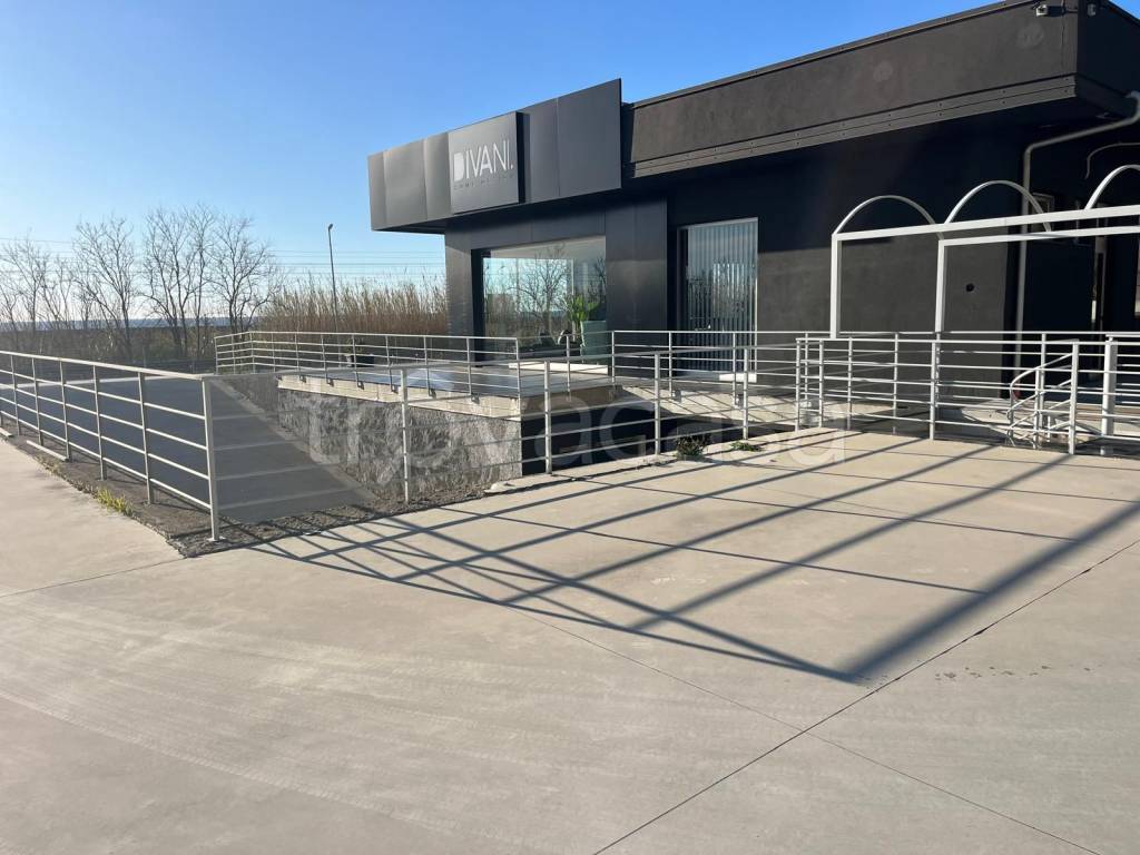 negozio in vendita a Fuscaldo