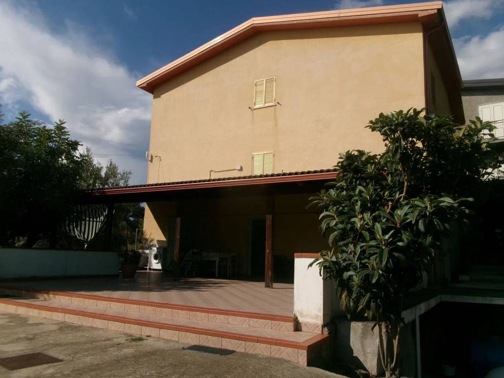 casa indipendente in vendita a Fuscaldo in zona Scarcelli