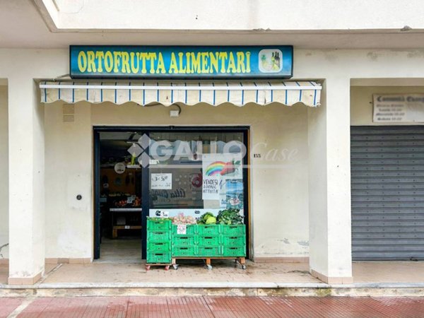 negozio in vendita a Fuscaldo