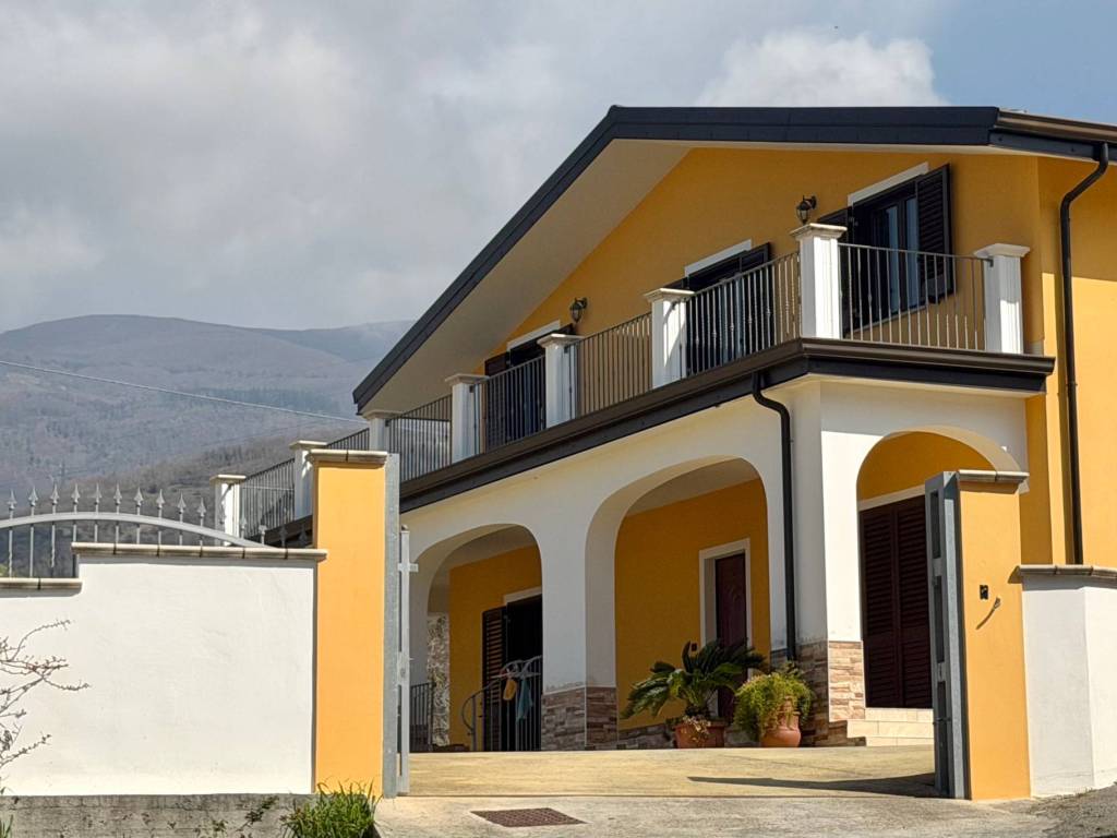 casa indipendente in vendita a Fuscaldo