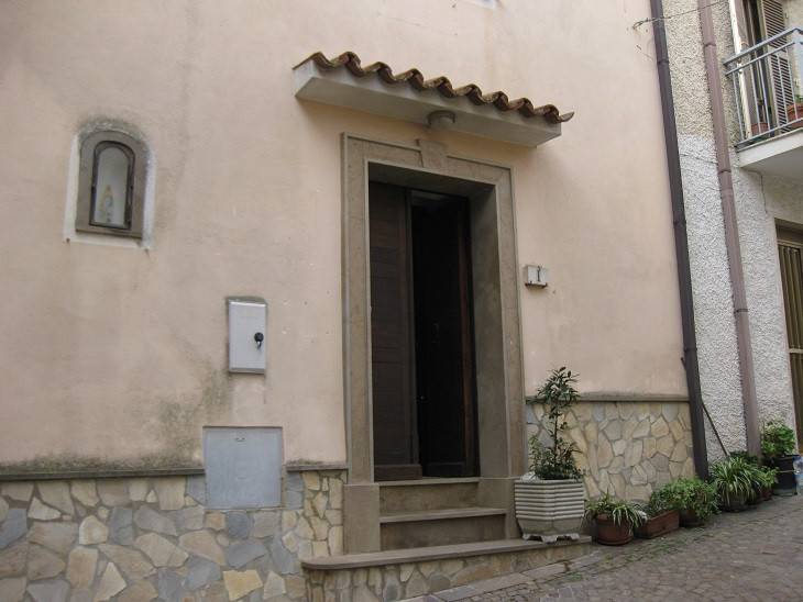 esavano in vendita a Guardia Piemontese