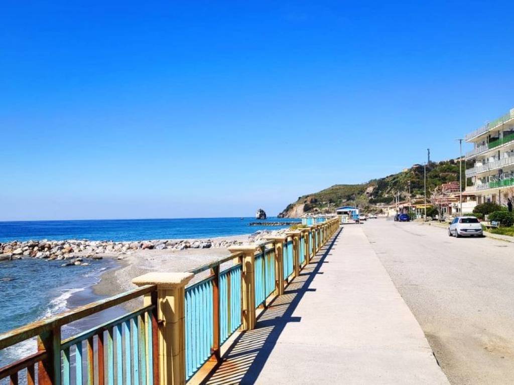 appartamento in vendita a Guardia Piemontese in zona Marina