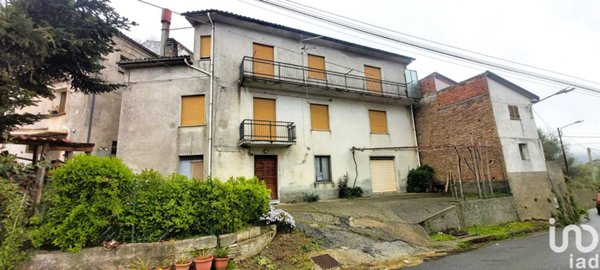 casa indipendente in vendita a Lago