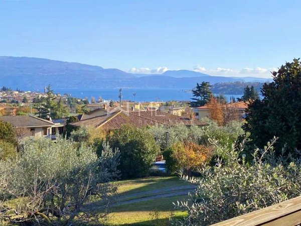 casa indipendente in vendita a Lago
