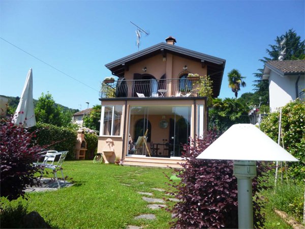 casa indipendente in vendita a Lago