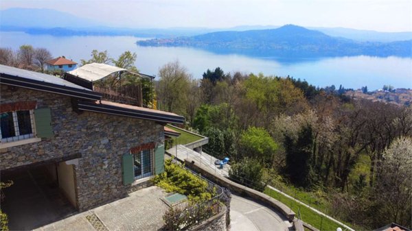 casa indipendente in vendita a Lago