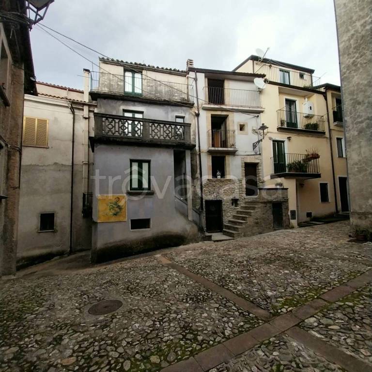 casa indipendente in vendita a Lago