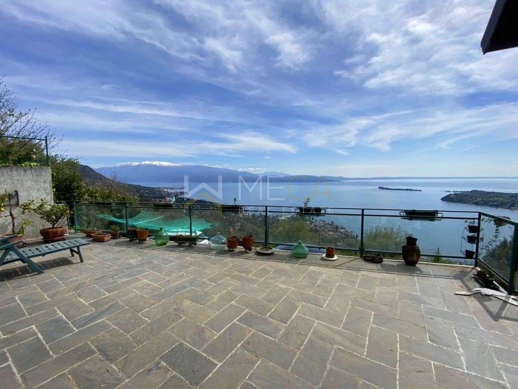 casa indipendente in vendita a Lago