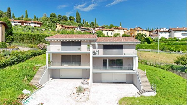 casa indipendente in vendita a Lago