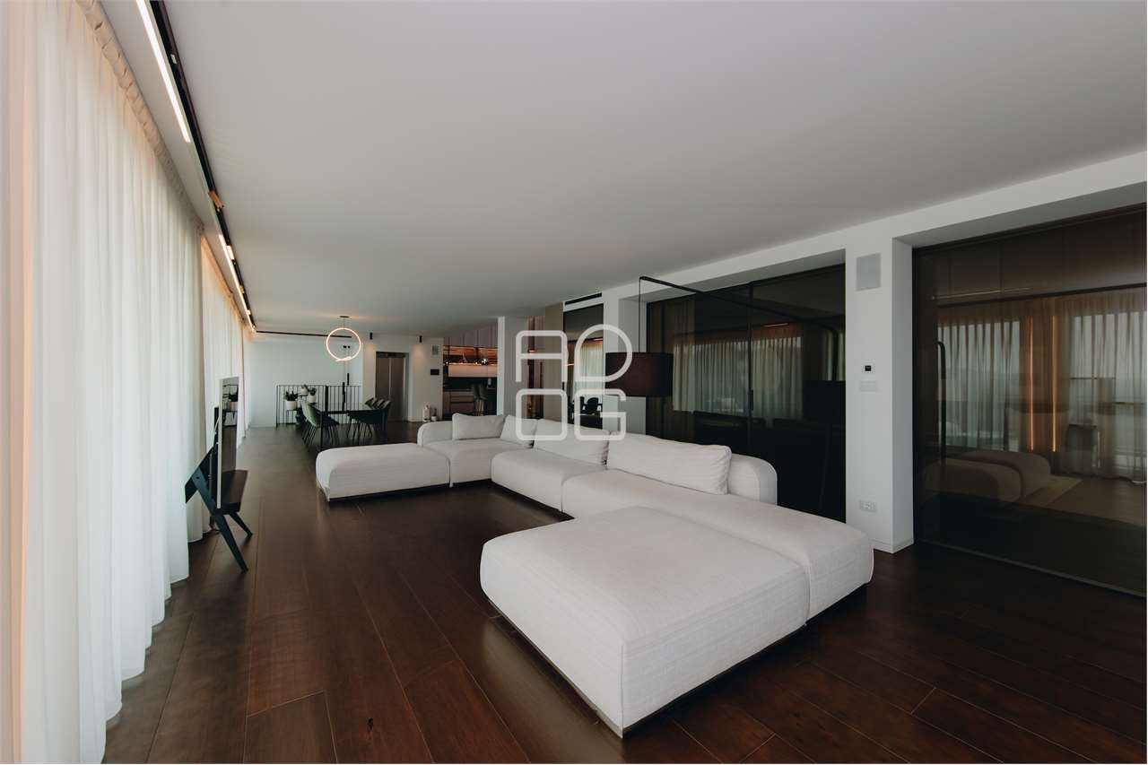 casa indipendente in vendita a Lago