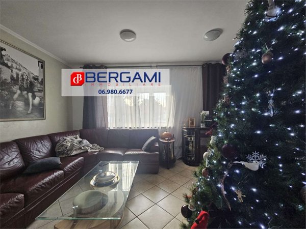 casa indipendente in vendita a Lago