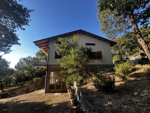 casa indipendente in vendita a Lago