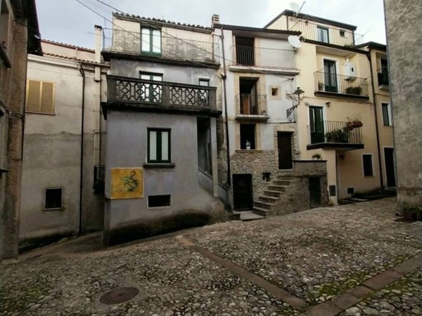 casa indipendente in vendita a Lago