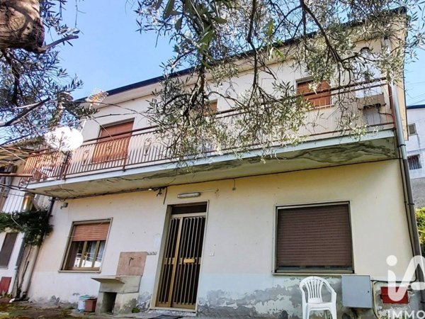 casa indipendente in vendita a Lago