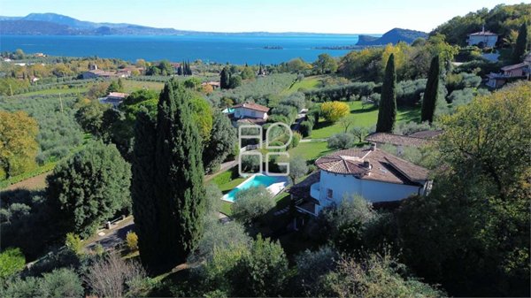 casa indipendente in vendita a Lago
