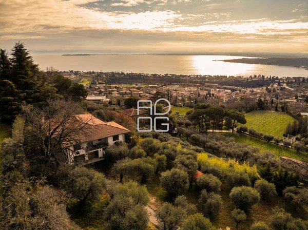 casa indipendente in vendita a Lago