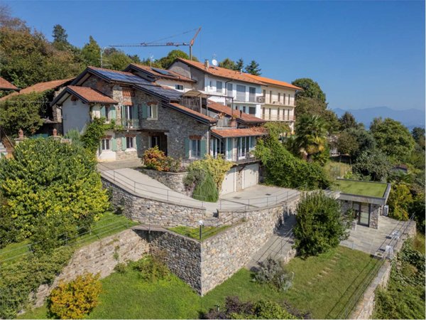 casa indipendente in vendita a Lago