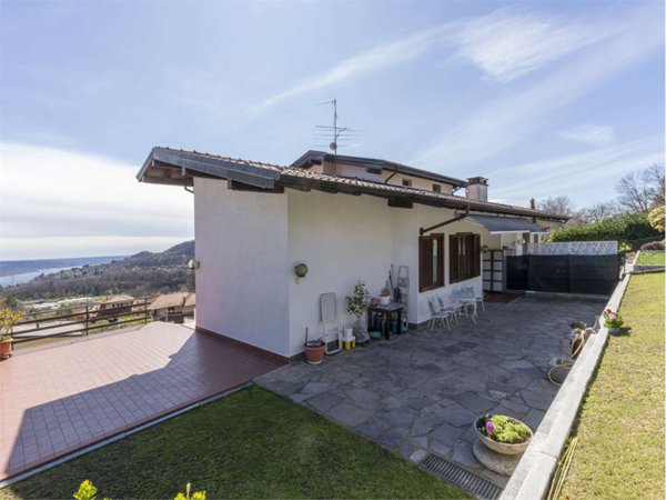 casa indipendente in vendita a Lago