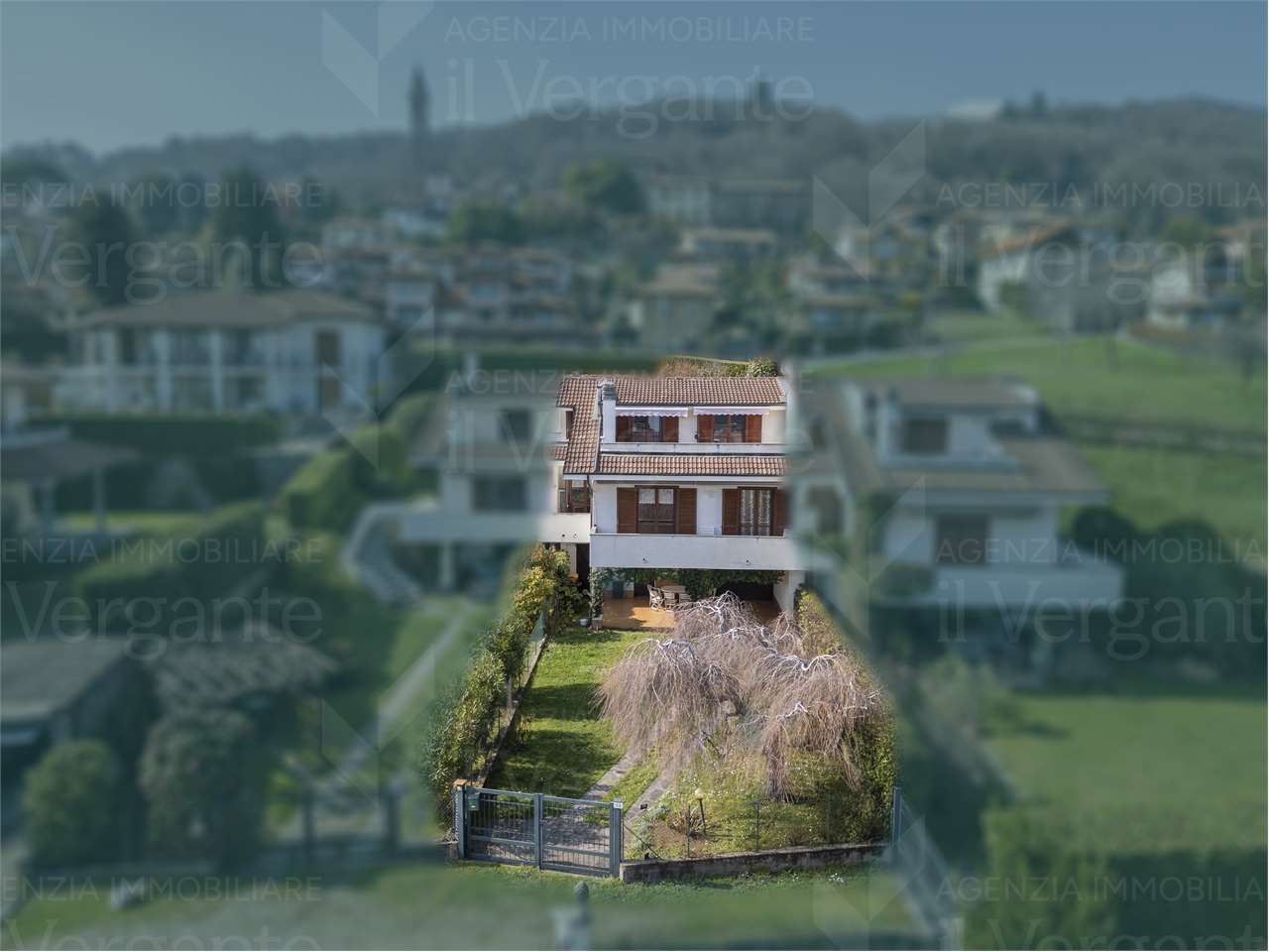 casa indipendente in vendita a Lago
