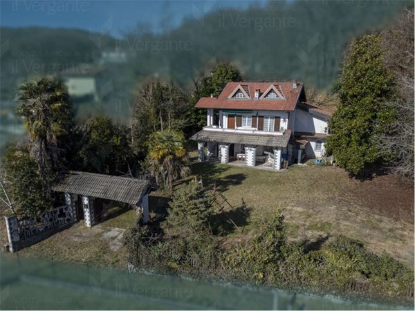 casa indipendente in vendita a Lago