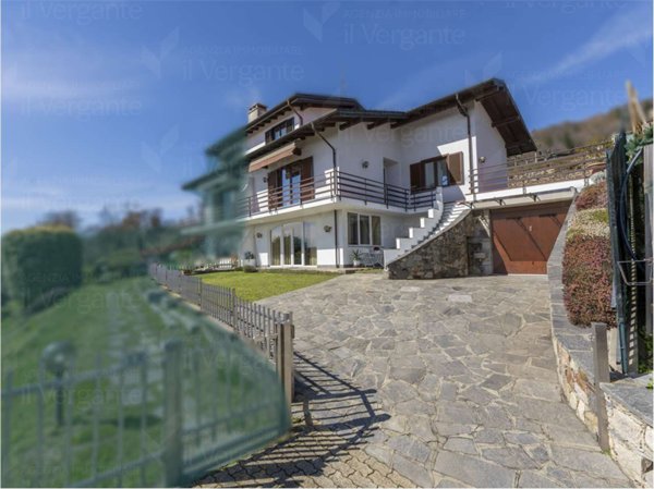 casa indipendente in vendita a Lago
