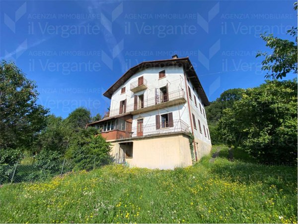 casa indipendente in vendita a Lago