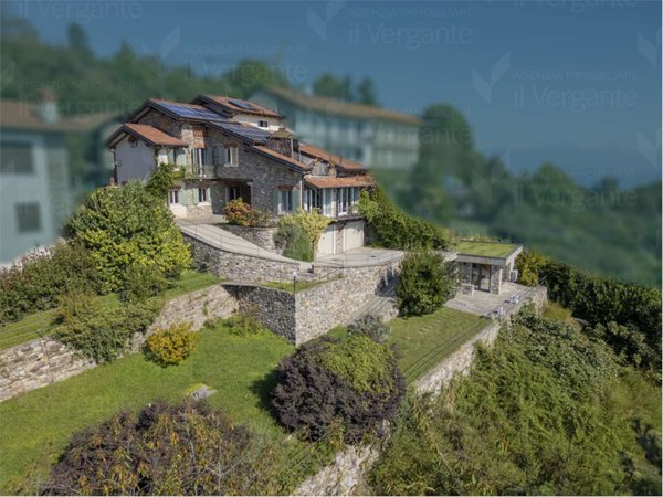 casa indipendente in vendita a Lago