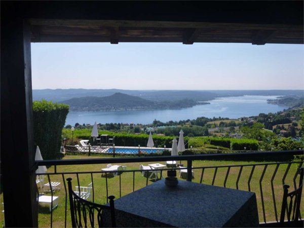casa indipendente in vendita a Lago