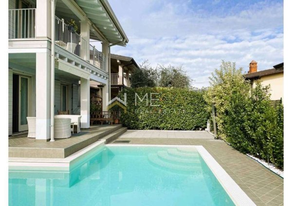 casa indipendente in vendita a Lago