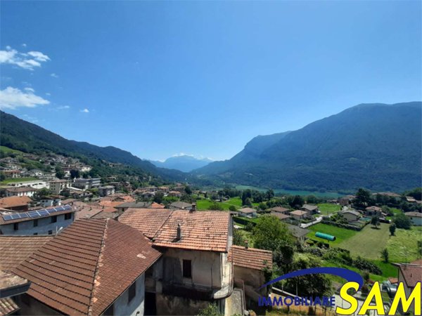 casa indipendente in vendita a Lago