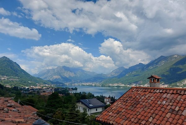 casa indipendente in vendita a Lago