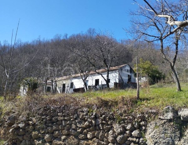 casa indipendente in vendita a Laino Borgo