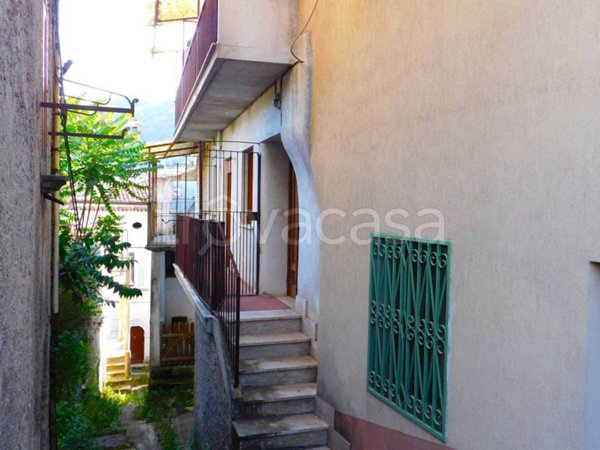 appartamento in vendita a Laino Borgo