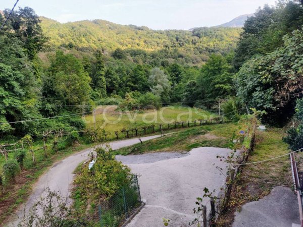 casa indipendente in vendita a Laino Castello