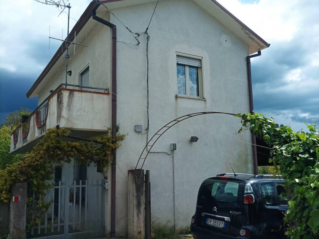 casa indipendente in vendita a Laino Castello