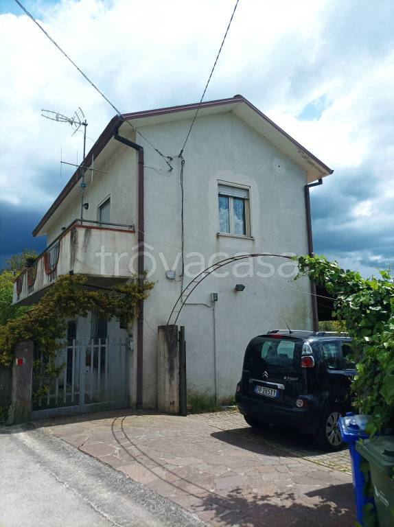 casa indipendente in vendita a Laino Castello