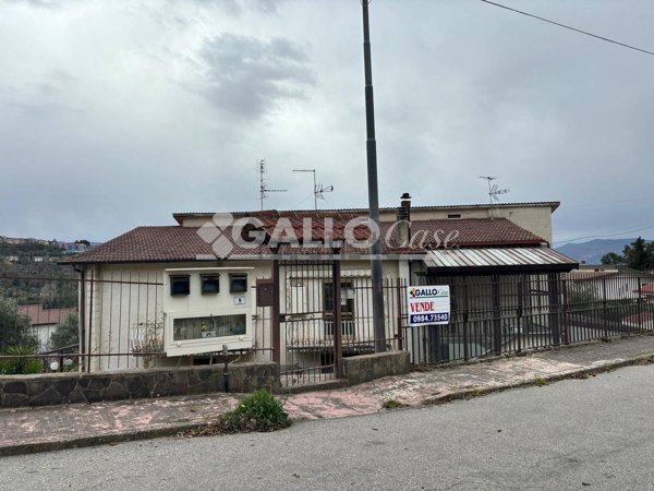 casa indipendente in vendita a Lappano