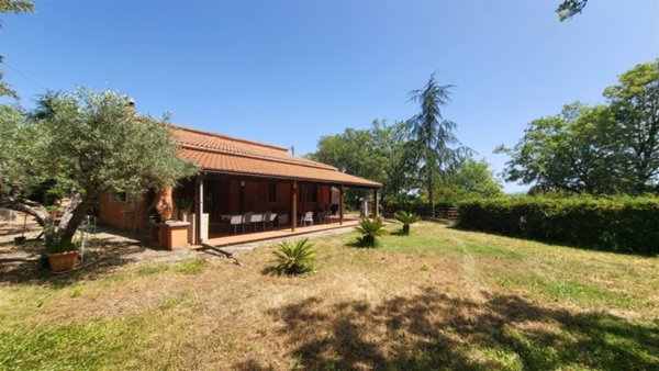 casa indipendente in vendita a Lattarico