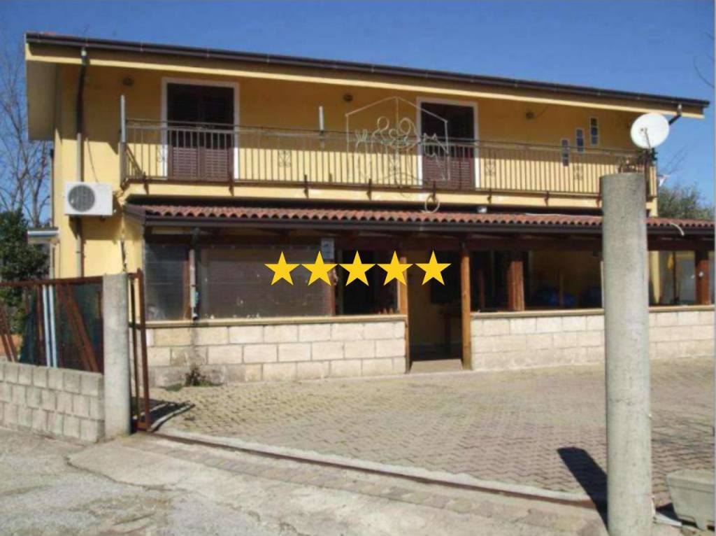 casa indipendente in vendita a Lattarico