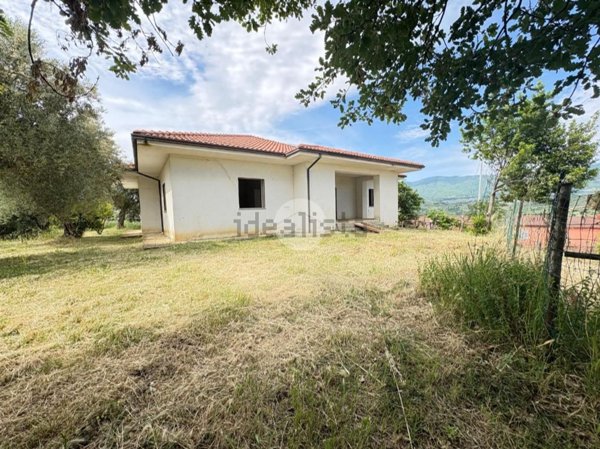 casa indipendente in vendita a Lattarico