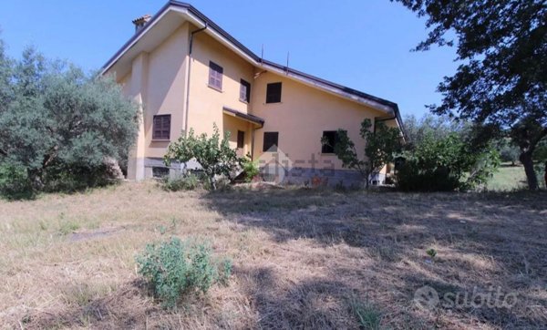 appartamento in vendita a Lattarico in zona Regina