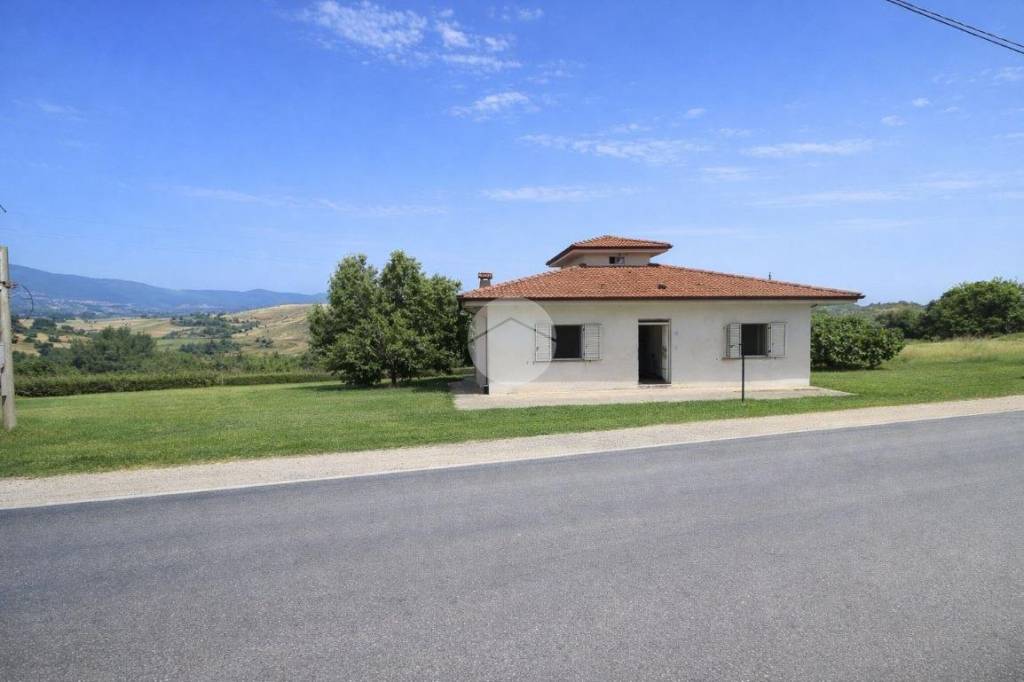 casa indipendente in vendita a Lattarico