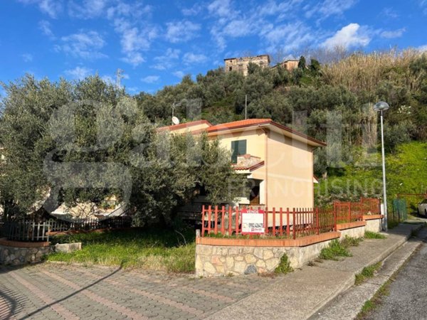 casa indipendente in vendita a Longobardi