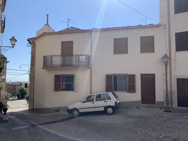 casa indipendente in vendita a Longobardi